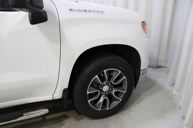 Used 2022 White Chevrolet LT image 34