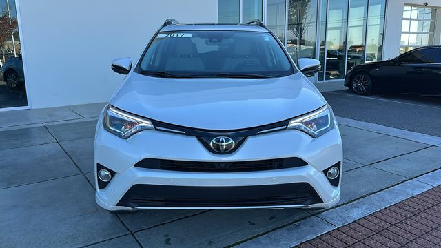 2017 Toyota RAV4 Platinum 3