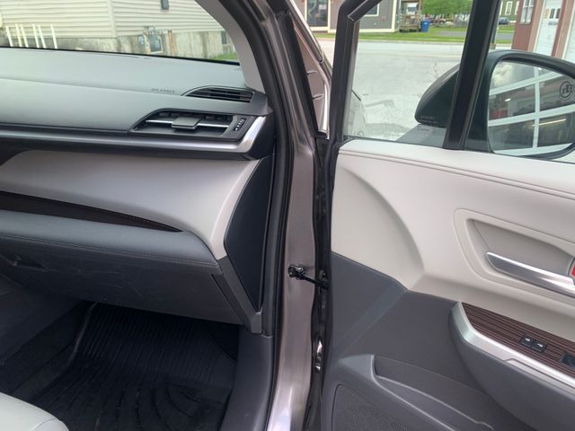 Used 2024 Toyota Sienna Van