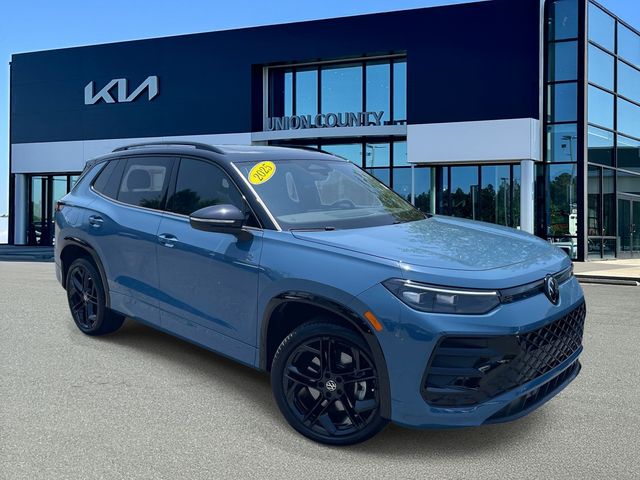 Monterey Blue Pearl w/Deep Black Roof 2025 Volkswagen Tiguan SUV / Crossover All-Wheel Drive 8-Speed Automatic