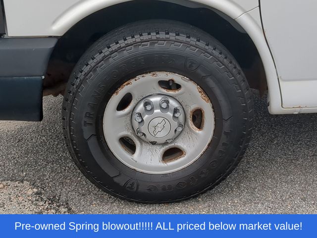 Used 2016 White Chevrolet Work Van image 18