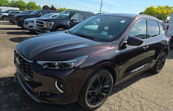 2023 Ford Escape ST-Line Elite AWD 2.0L's photo