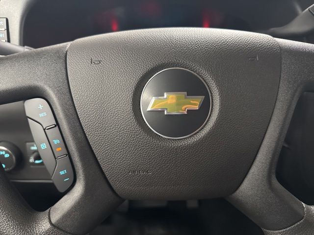 New 2026 Summit White Chevrolet Work Van image 18