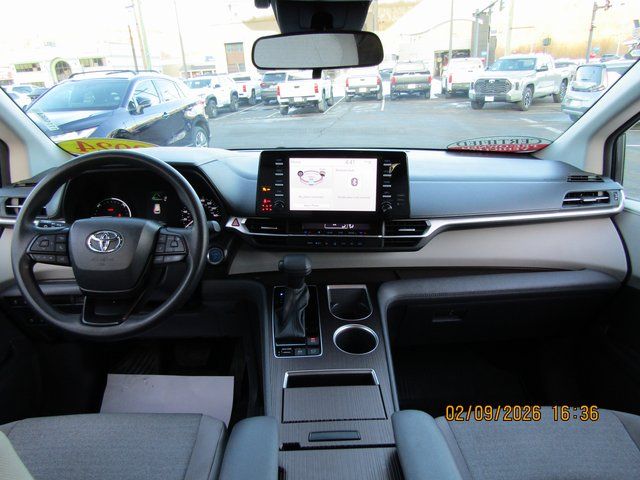 used 2024 Toyota Sienna car, priced at $39,999