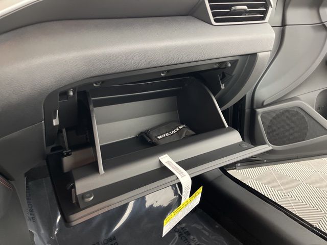 2025 Super Black Clearcoat Nissan Altima 2.5 SR FWD Sedan