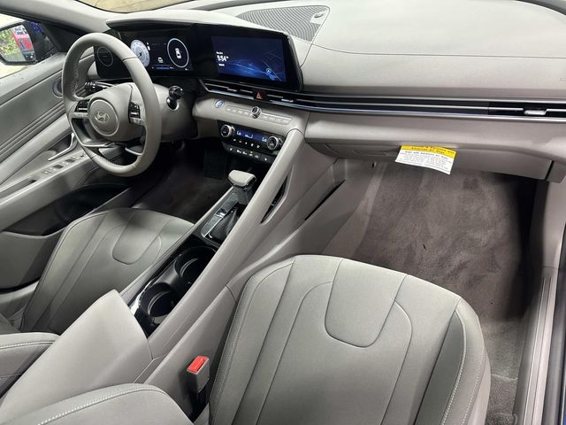 2025 Hyundai Elantra - Image 22