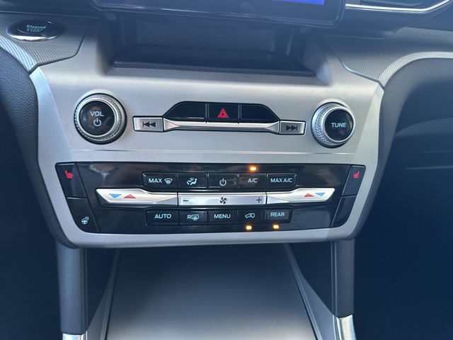 Used 2022 Black Ford XLT image 19