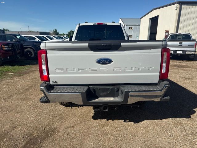 2025 Avalanche Ford Super Duty F-350 SRW XLT 4X4 Truck