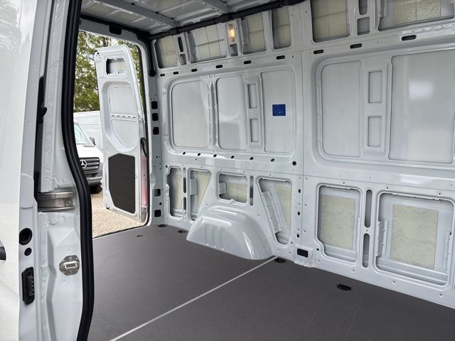 2025 Mercedes-Benz Sprinter 2500 Cargo 144 WB photo