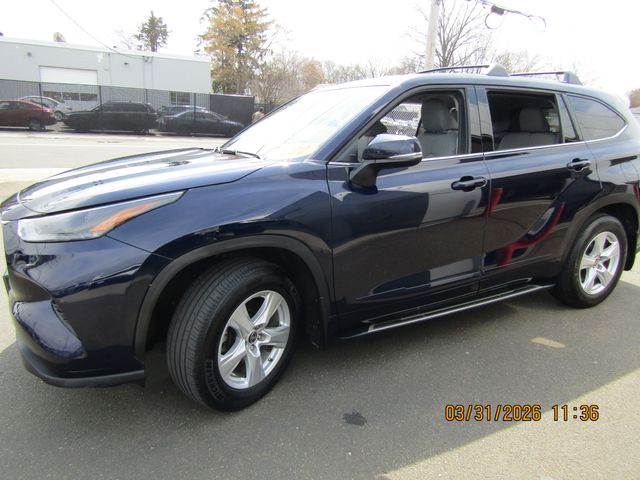 used 2022 Toyota Highlander car, priced at $29,499