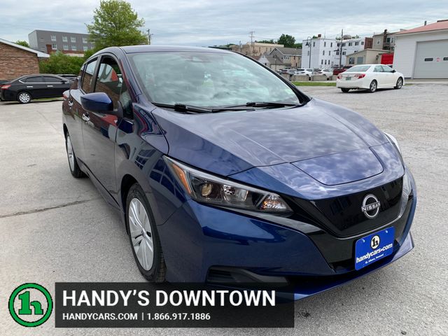 2025 Nissan Leaf S's photo