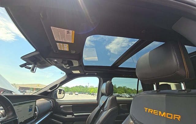 Used 2025 Gray Ford Tremor image 6