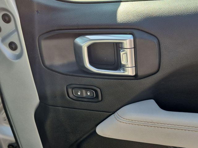 Used 2022 Silver Jeep Unlimited Sahara High Altitude image 32