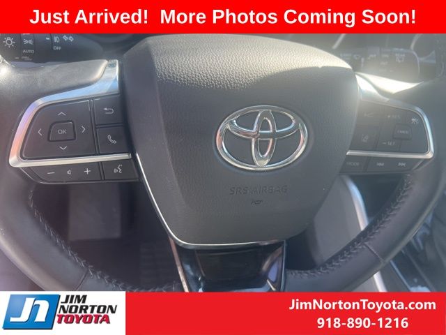 2021 Toyota Highlander Hybrid XLE 9