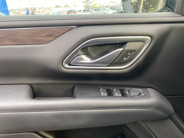 2021 Chevrolet Suburban LS photo