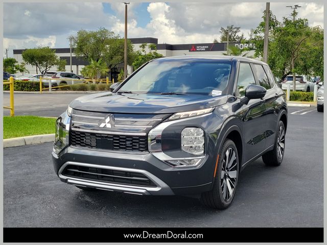 Gray 2026 Mitsubishi Outlander SUV / Crossover Front-Wheel Drive Continuously Variable Transmission