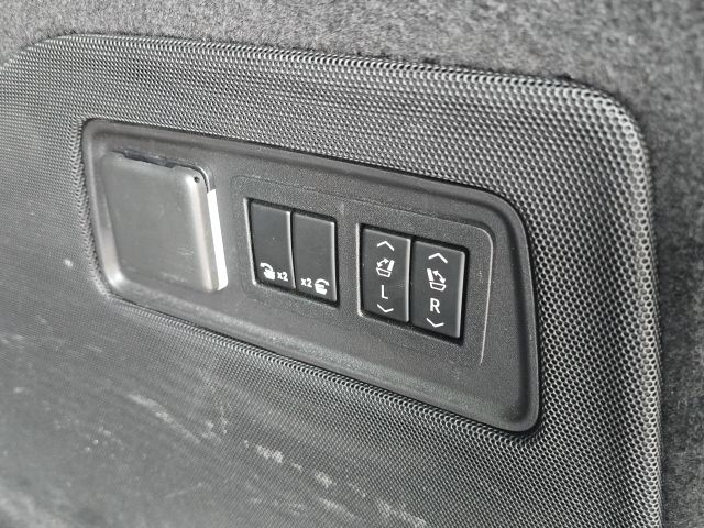 2021 Cadillac Escalade Premium Luxury Platinum:44868A