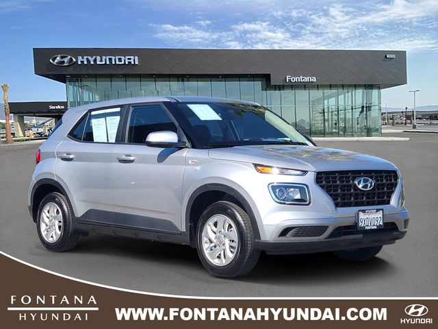 Shimmering Silver 2026 Hyundai Venue SE FWD SUV / Crossover Front-Wheel Drive Continuously Variable Transmission