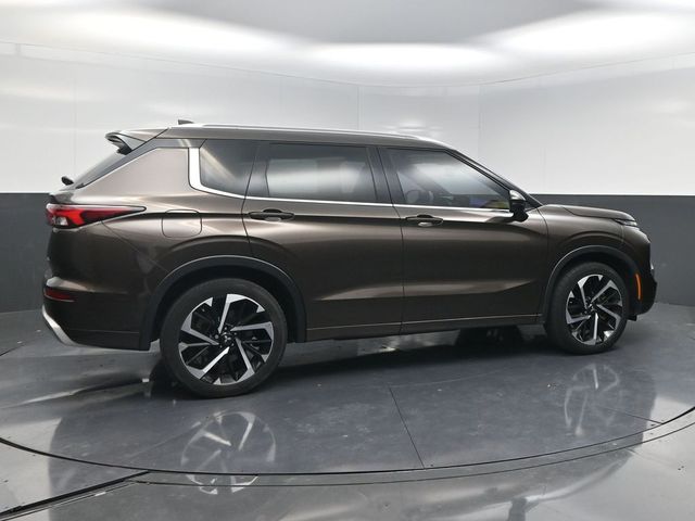 2022 Mitsubishi Outlander SEL Brown at North Houston Mitsubishi