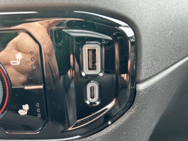 2025 Chevrolet Silverado 1500 LT photo