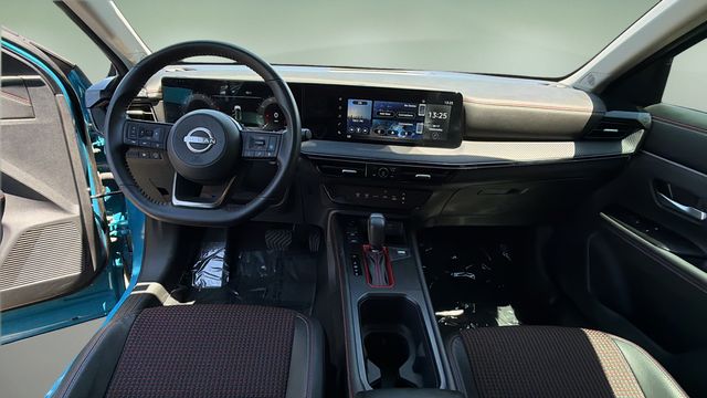 Used 2025 White Nissan SR image 16