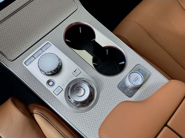 Thumbnail: 2026 Genesis GV80 - 15