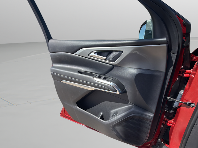 used 2024 Chevrolet Traverse car, priced at $35,731