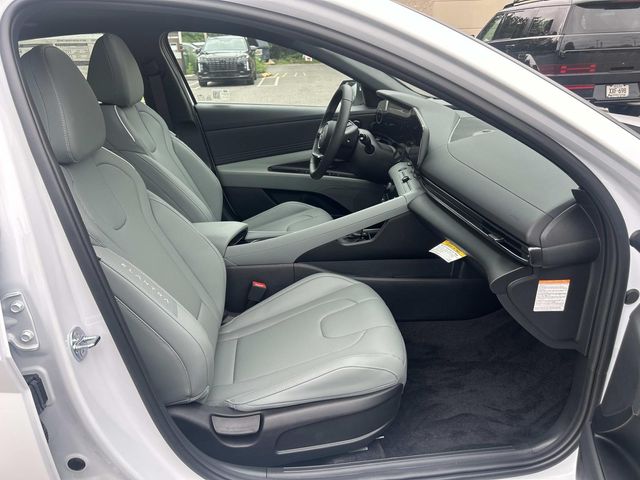 2025 Hyundai Elantra Hybrid - Image 28