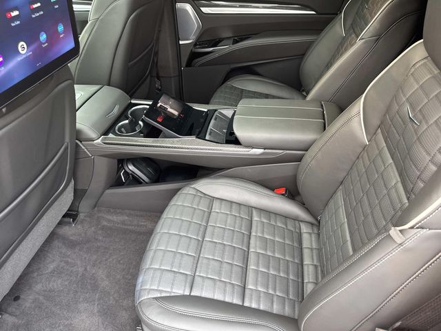 Certified Used 2026 Green Cadillac V-Series image 17