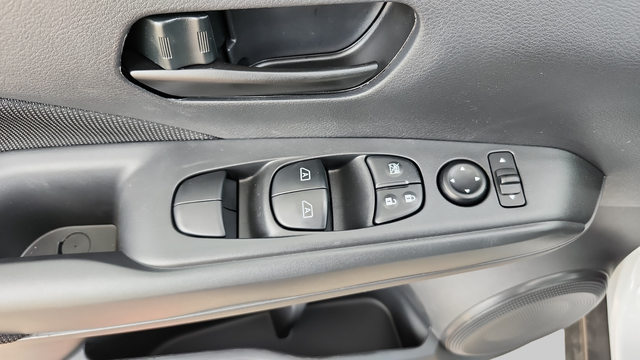 2025 Nissan Kicks Play