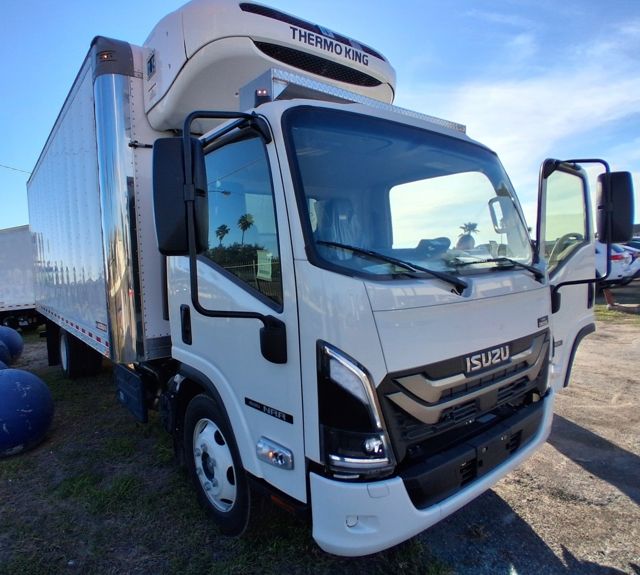 2025 Isuzu NPR's photo