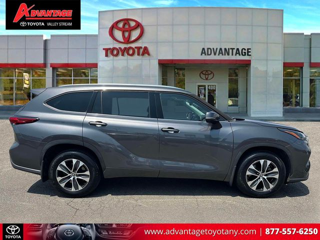Used 2021 Toyota Highlander SUV