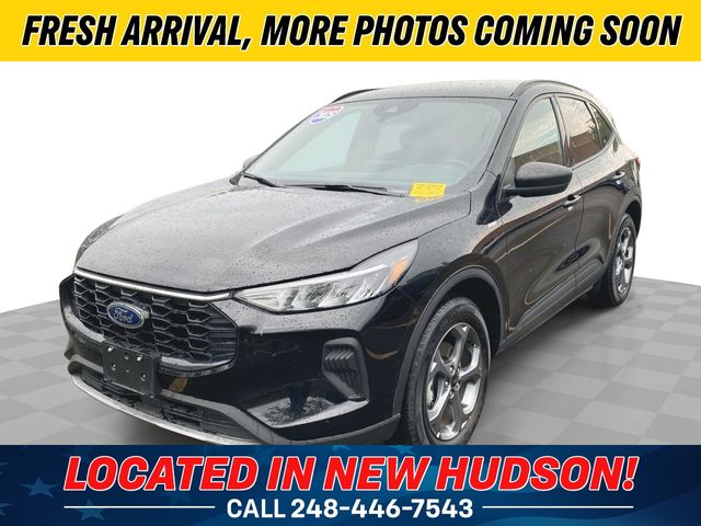 2025 Ford Escape Negro (Black Metallic) SUV/Crossover Tracción en las cuatro ruedas 8 velocidades Automática