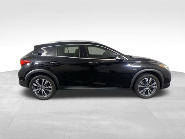 2018 INFINITI QX30 Premium 7