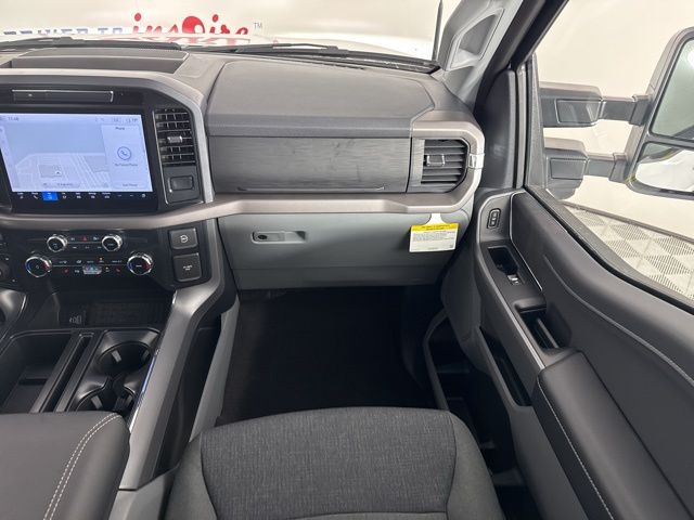 2025 Oxford White Ford F-150 XLT 4X4 Truck