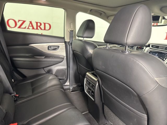2017 Brilliant Silver Metallic Nissan Murano Platinum FWD SUV