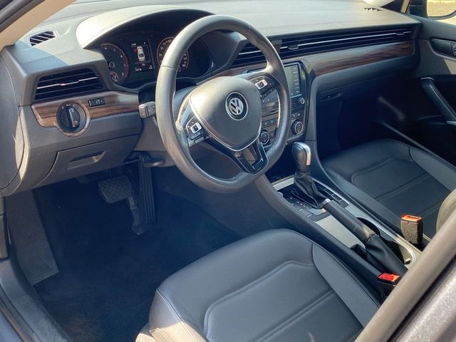 2022 Volkswagen Passat 2.0T Limited Edition 10