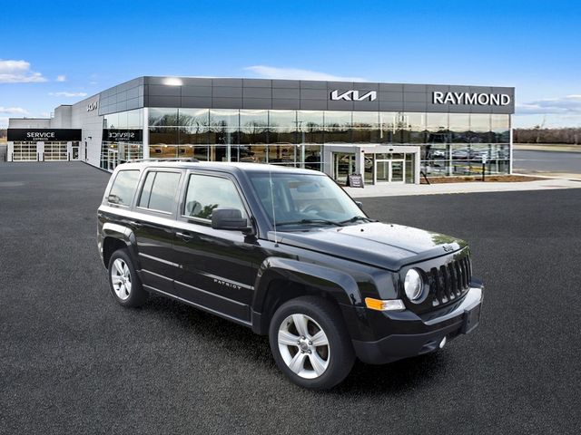 Black Clearcoat 2014 Jeep Patriot Latitude 4WD SUV / Crossover Four-Wheel Drive 6-Speed Automatic