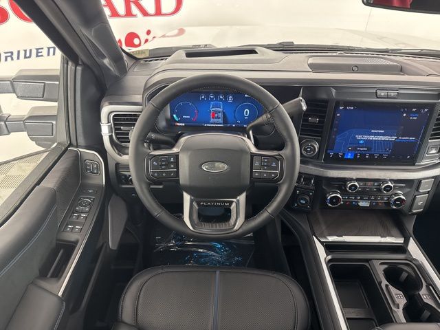 2025 Star White Metallic Tri-Coat Ford Super Duty F-350 SRW Platinum 4X4 Truck
