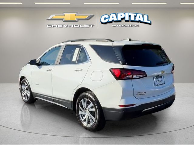 Used 2022 White Chevrolet LT image 3