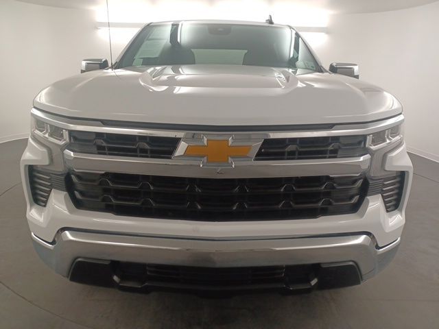 2023 Chevrolet Silverado 1500 LT — photo 2