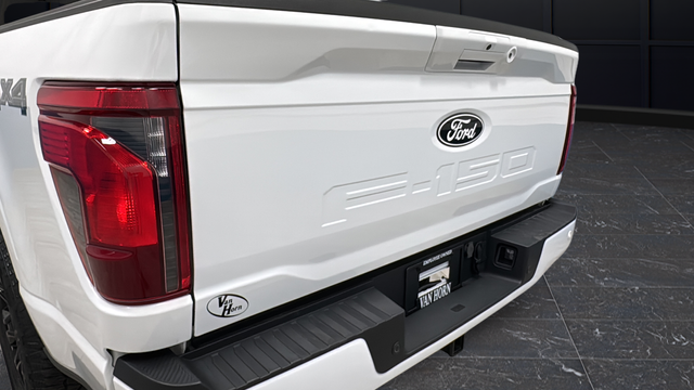 Used 2024 Oxford White Ford XLT image 39