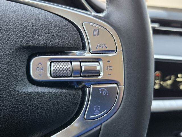 2024 Genesis Gv70 - $38,990