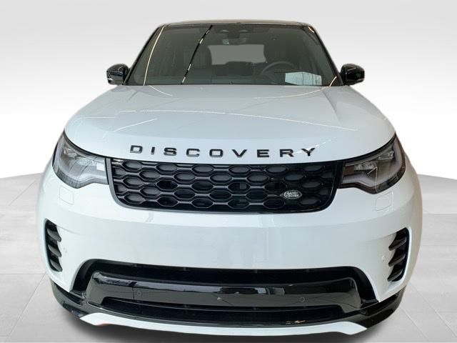 2024 Land Rover Discovery Dynamic SE 10