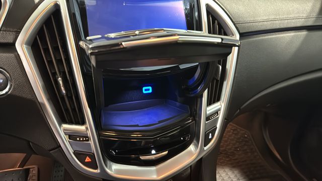 Used 2015  Cadillac Luxury image 31