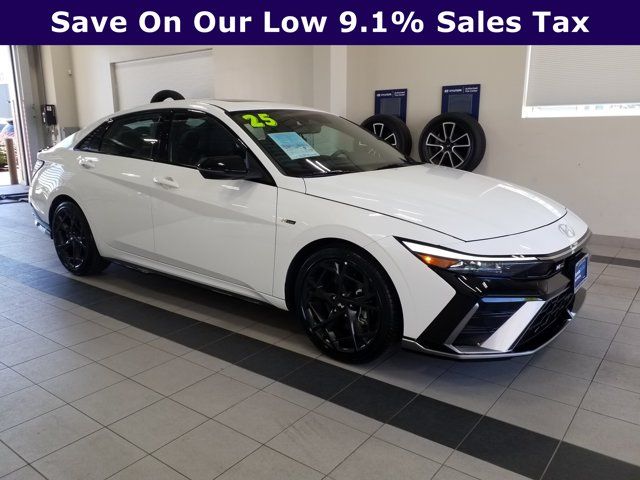 Atlas White 2025 Hyundai Elantra Sedan Front-Wheel Drive 7-Speed Dual Clutch