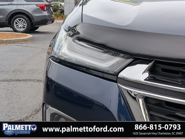 used 2023 Chevrolet Traverse car, priced at $22,993