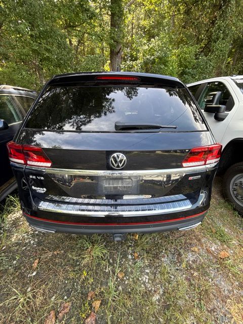 Used 2022 Black Volkswagen 3.6L V6 SE w/Technology image 5