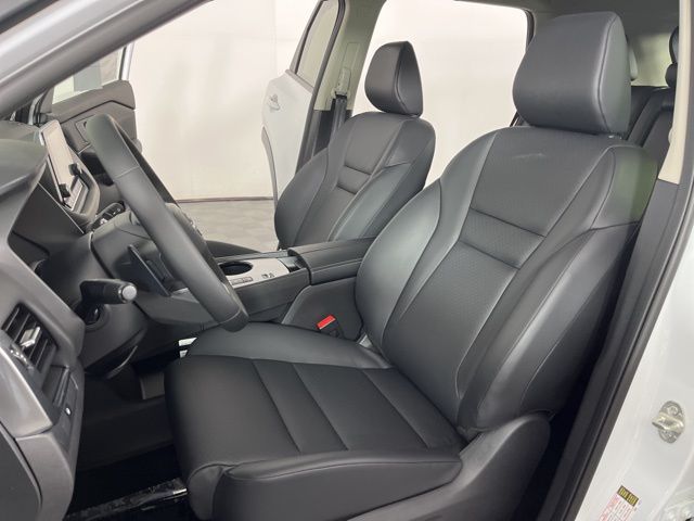 2025 Everest White Pearl Nissan Rogue SV FWD SUV