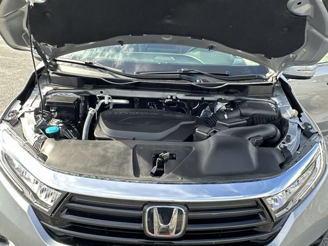 Certified Used 2024 Silver Honda EX-L image 20